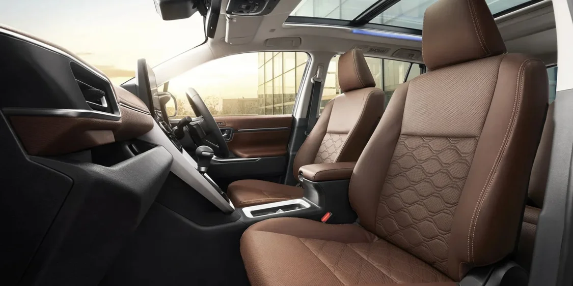 INTERIOR & COMFORT INTERIOR & COMFORT